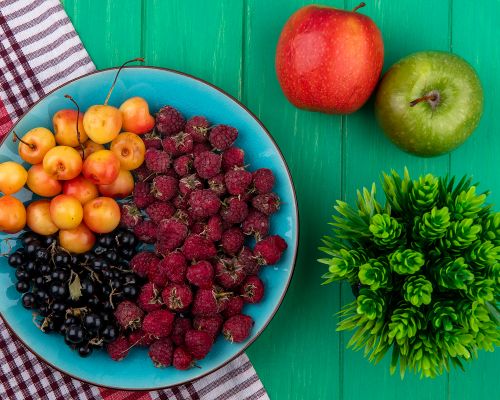 Ягоды и фрукты всех цветов радуги